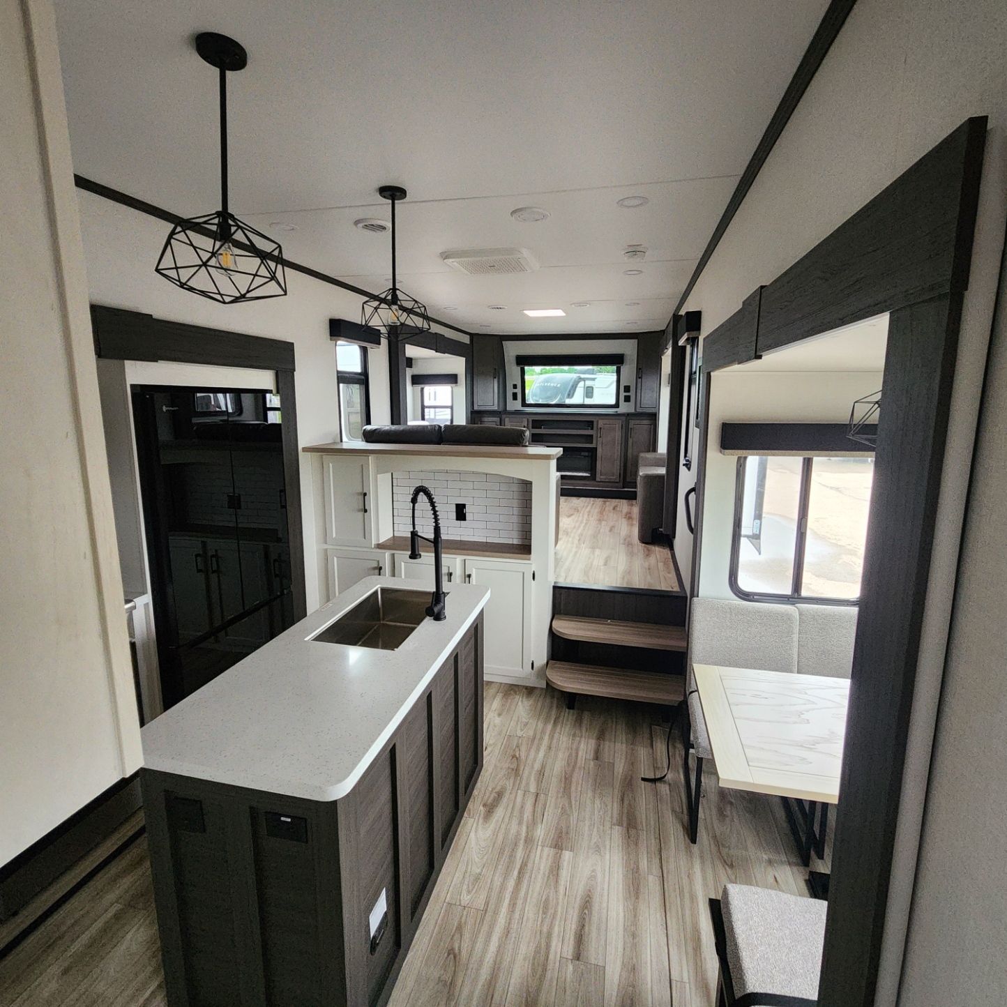 2026 VENTURE RV SPORTTREK 365VFL - Image 39
