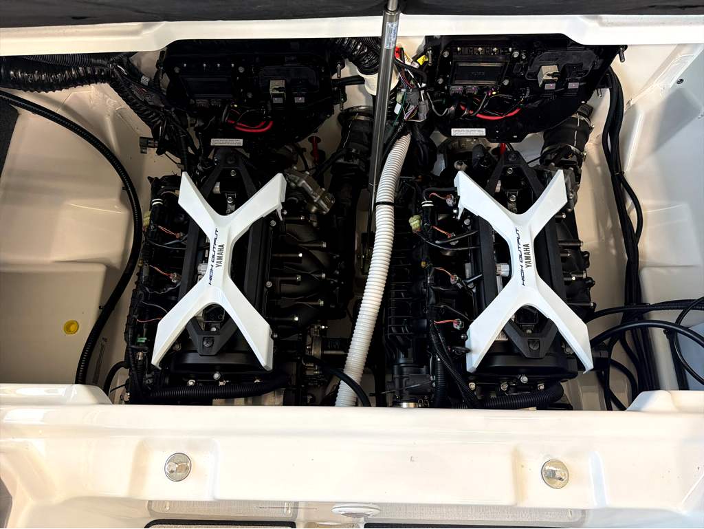 2026 Yamaha Boats AR250 - Image 23