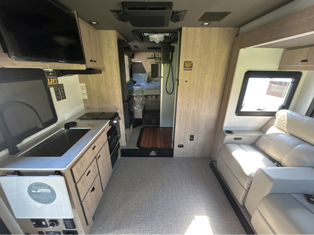 2026 Grand Design Lineage Series M 25TK - Image 8