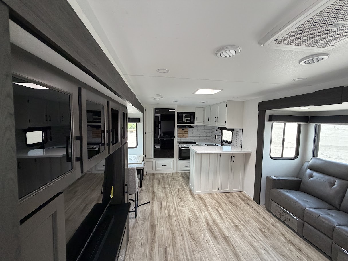 2027 VENTURE RV SPORTTREK 336VRK - Image 20