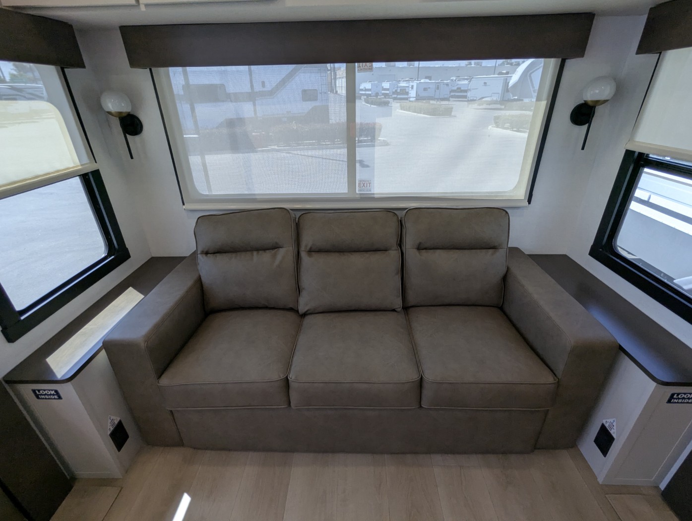 2027 Alliance RV Paradigm 310RL - Image 21