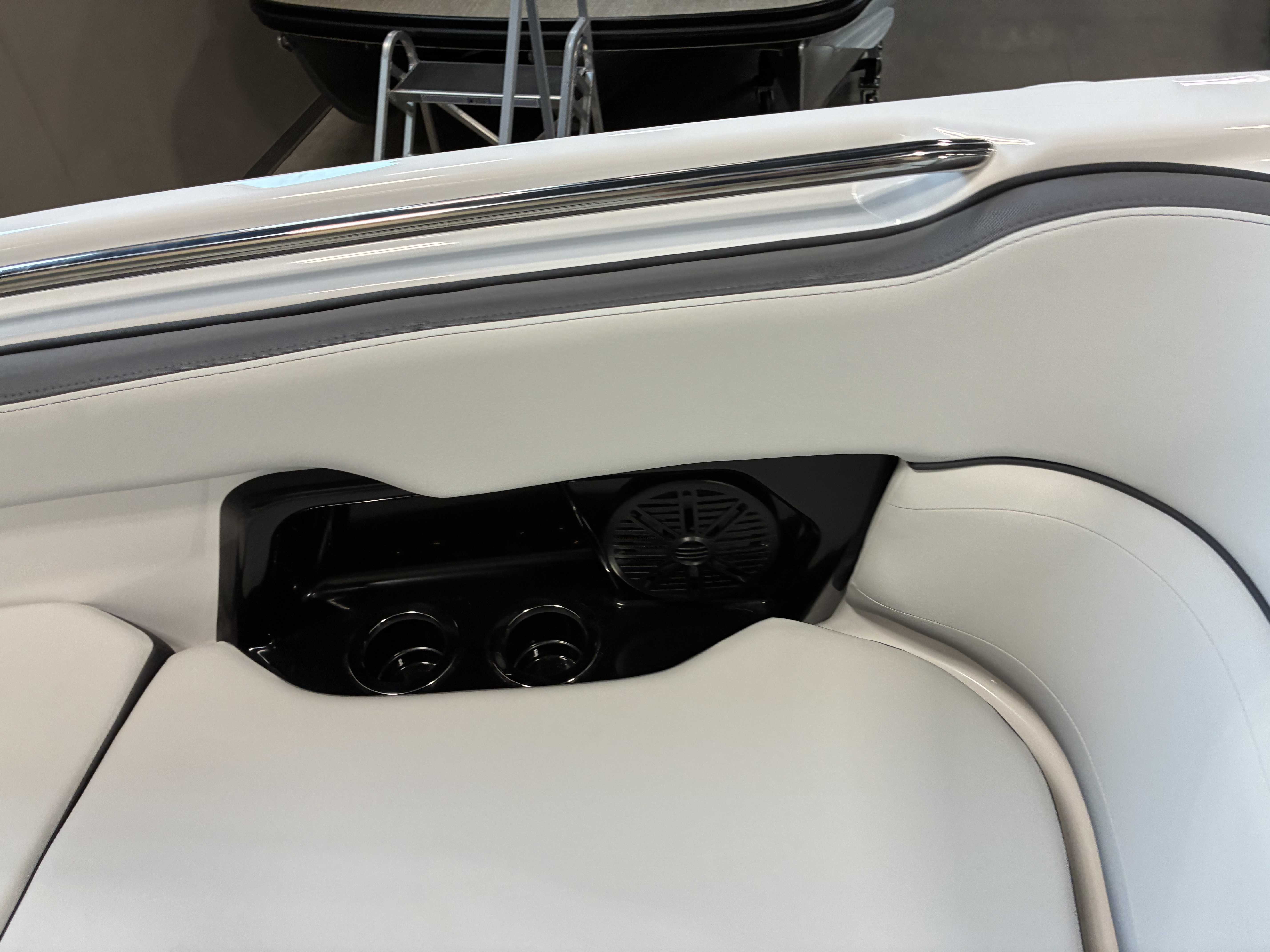 2026 Yamaha Boats AR250 - Image 10