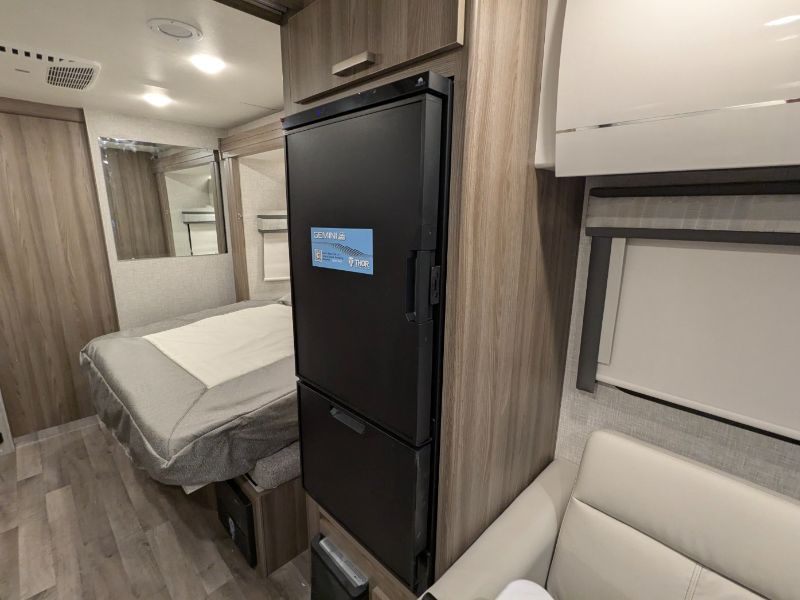 2025 Thor Motor Coach Gemini AWD 24JG - Image 18