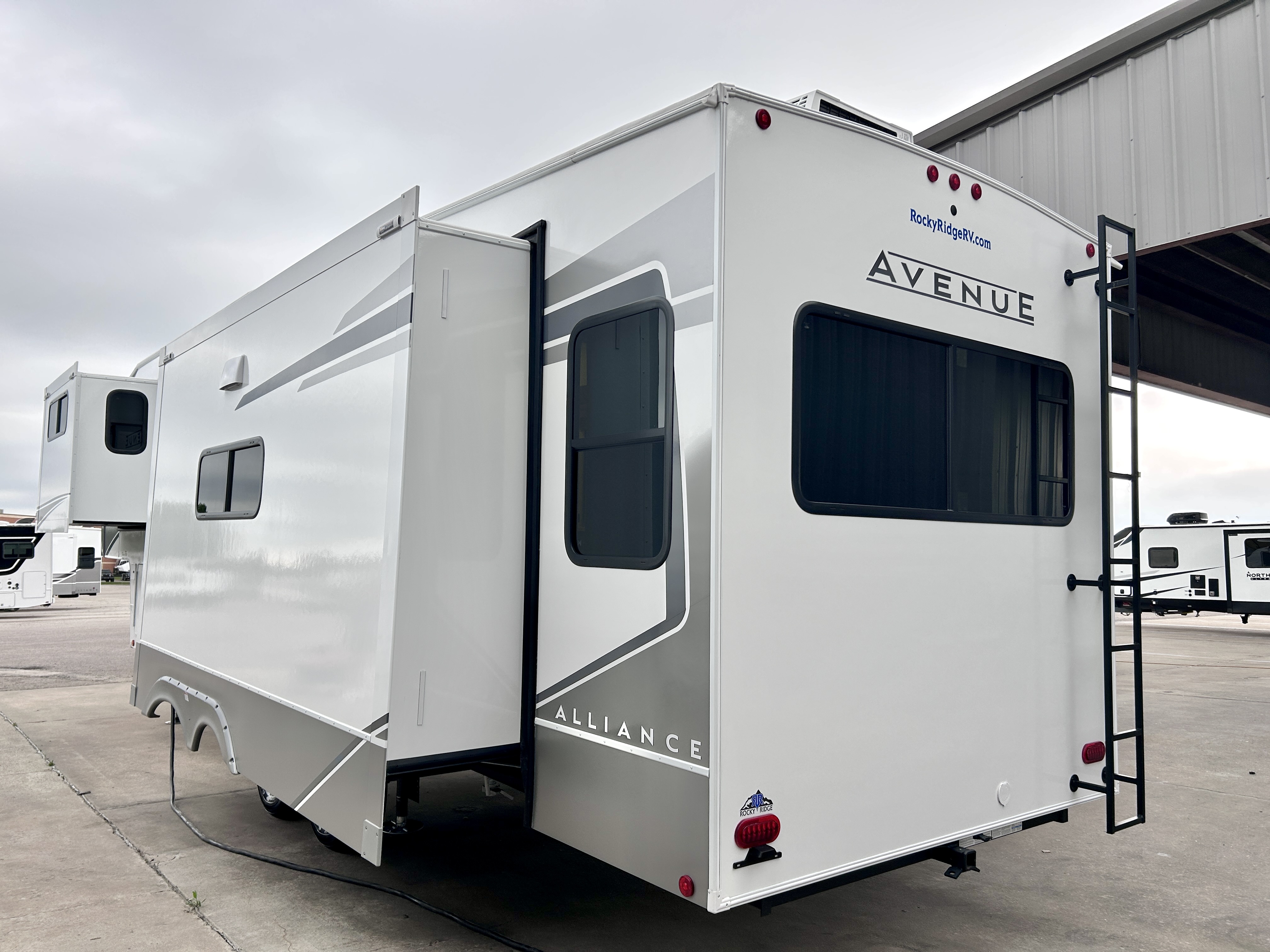 2026 Alliance RV Avenue 32RLS - Image 5