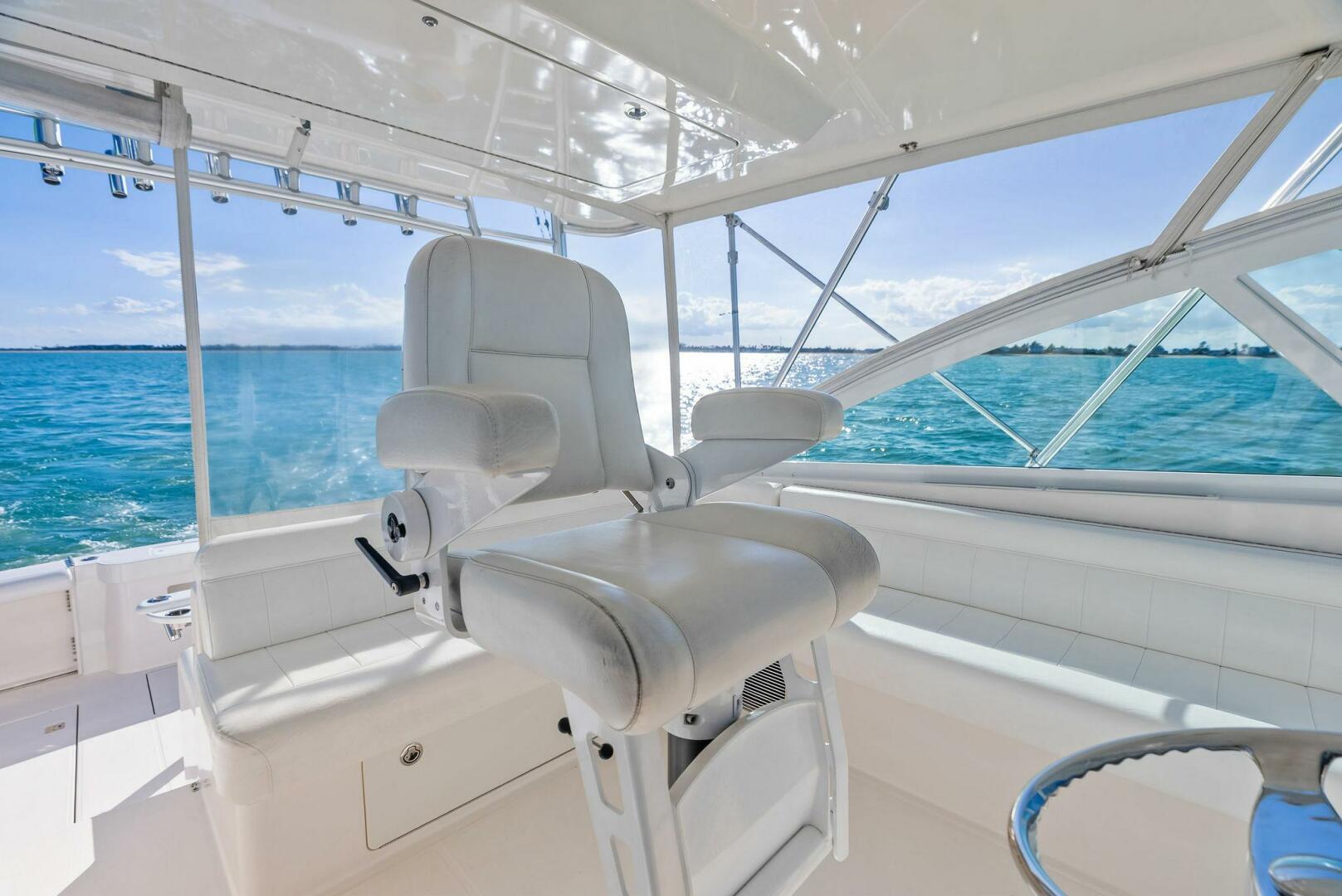 2006 Cabo 45 Express - Image 31