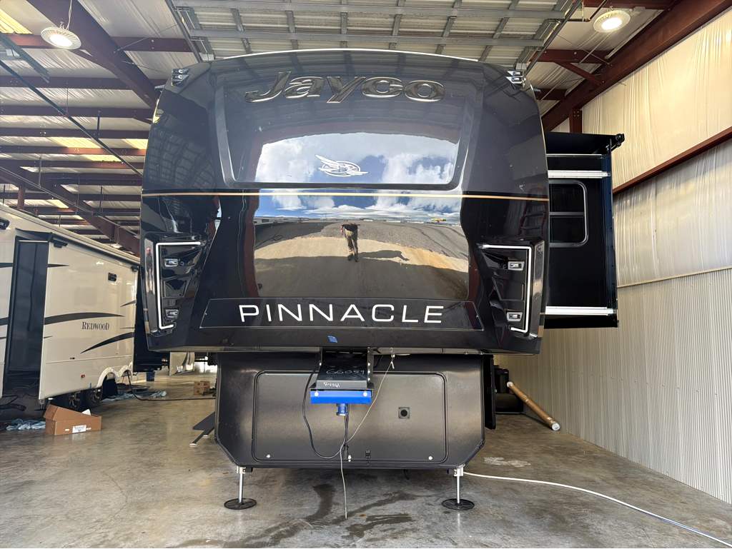 2027 JAYCO PINNACLE 32RLTS - Image 13