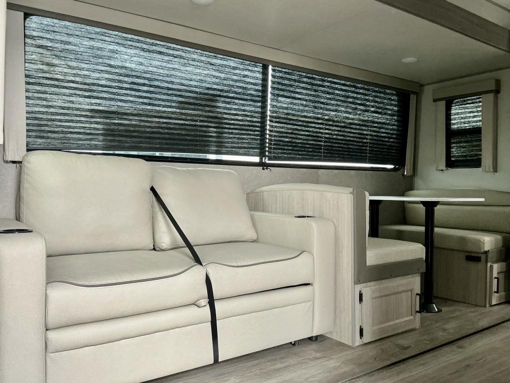 2026 COACHMEN 333DORM - Image 11