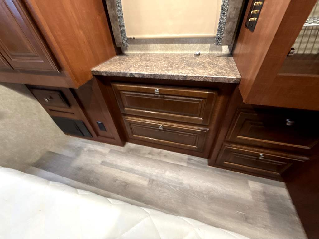 2016 FOREST RIVER GEORGETOWN 328TS - Image 27
