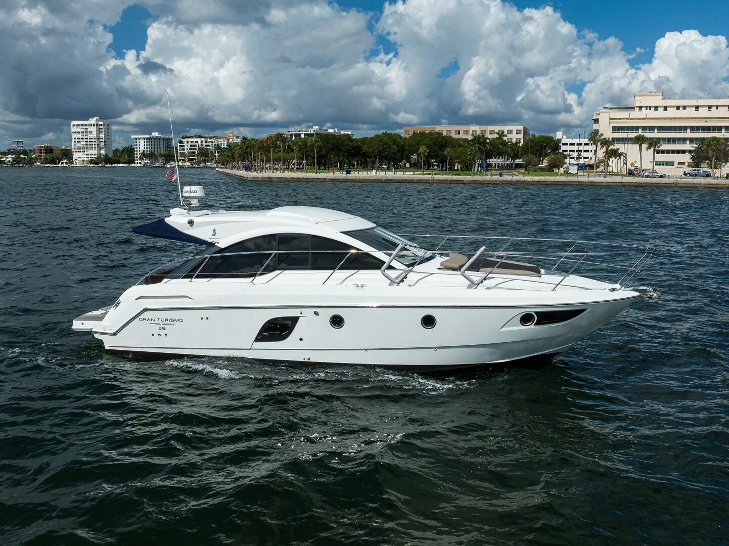 2003 Jupiter 31 Cuddy - Image 3