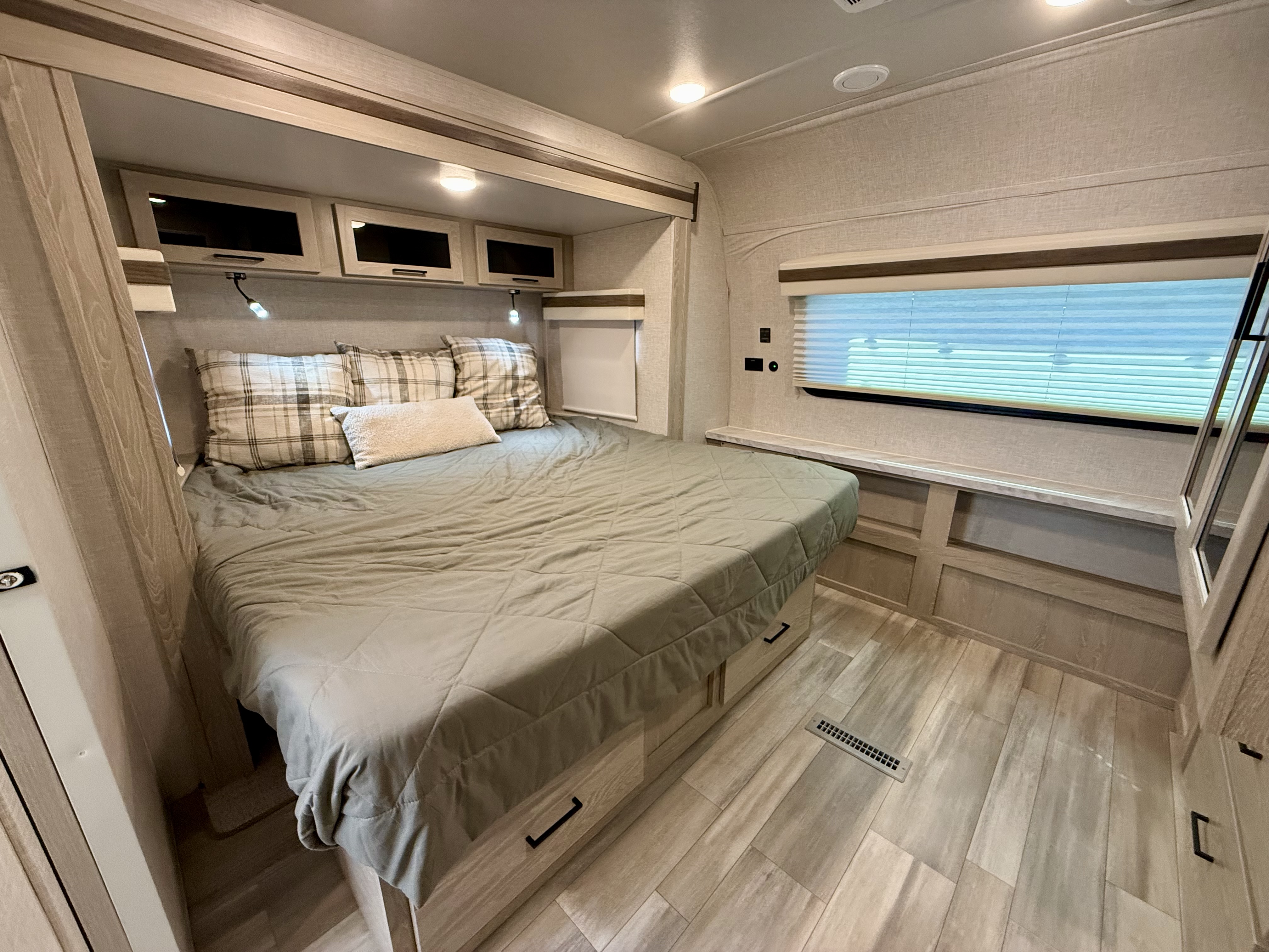 2023 Forest River Rockwood Ultra Lite 2720IK - Image 15