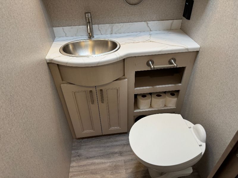 2026 Thor Motor Coach Inception 38XL - Image 12