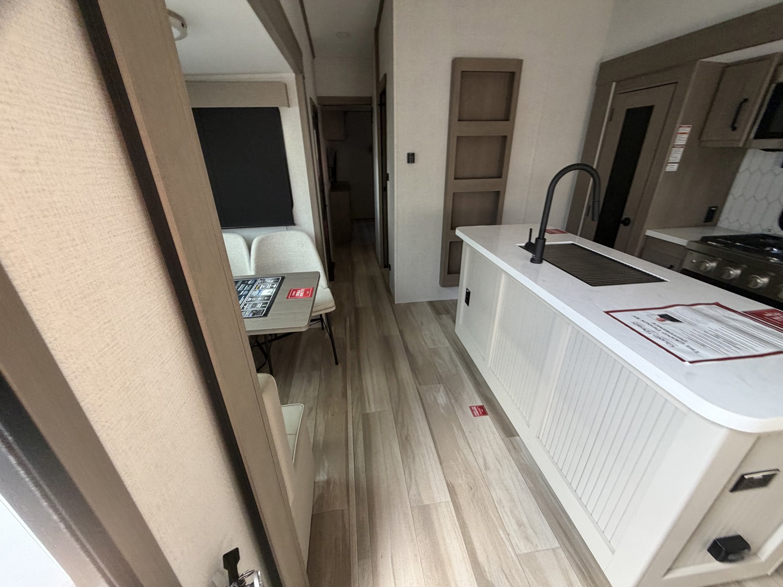2025 GRAND DESIGN 360FLS - Image 11