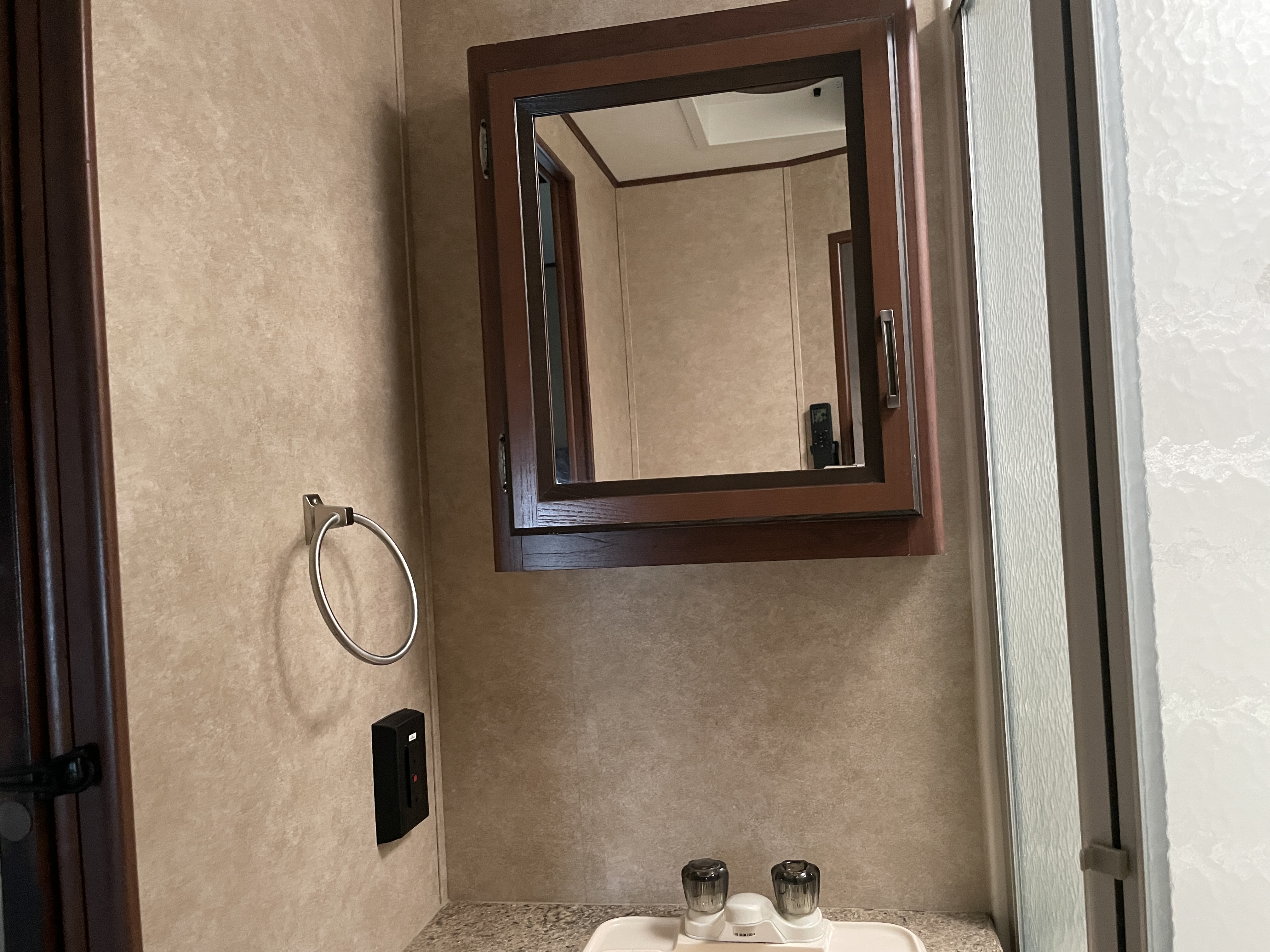 2014 CrossRoads Zinger ZT33BH - Image 17