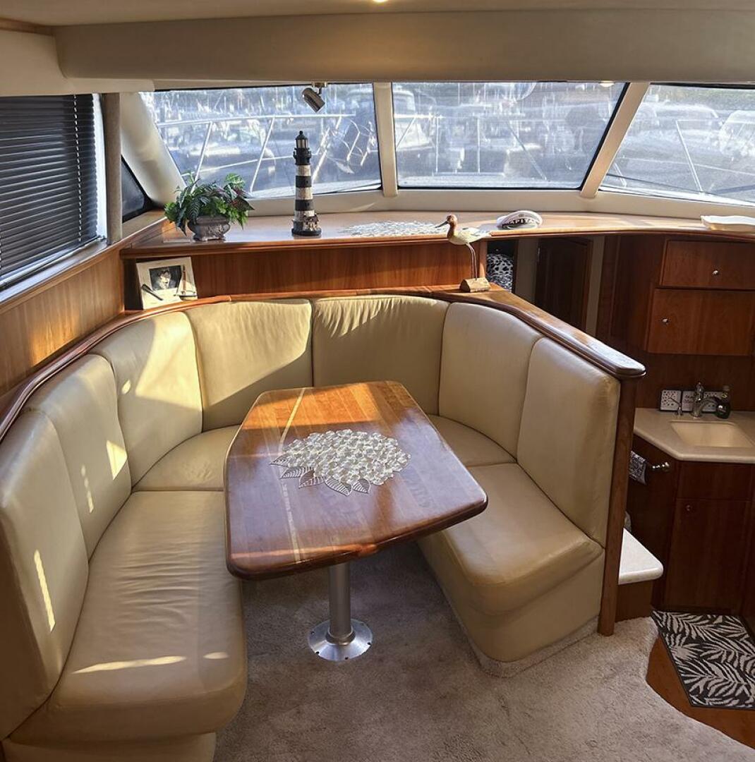 2002 Silverton 42 Convertible - Image 27