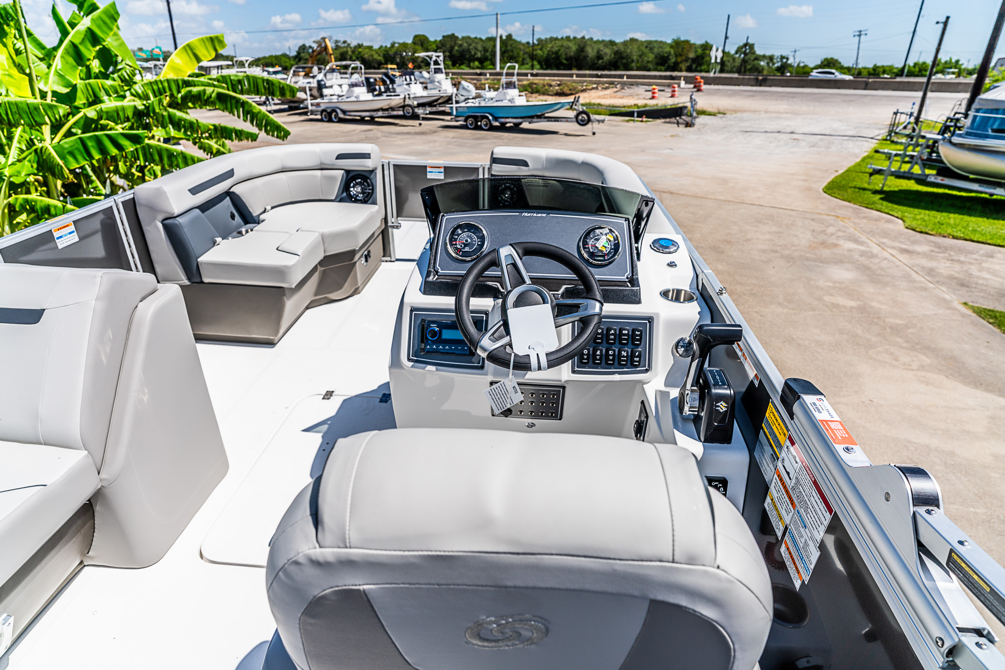 2027 HURRICANE 2027 FUNDECK 2260 REF - Image 9