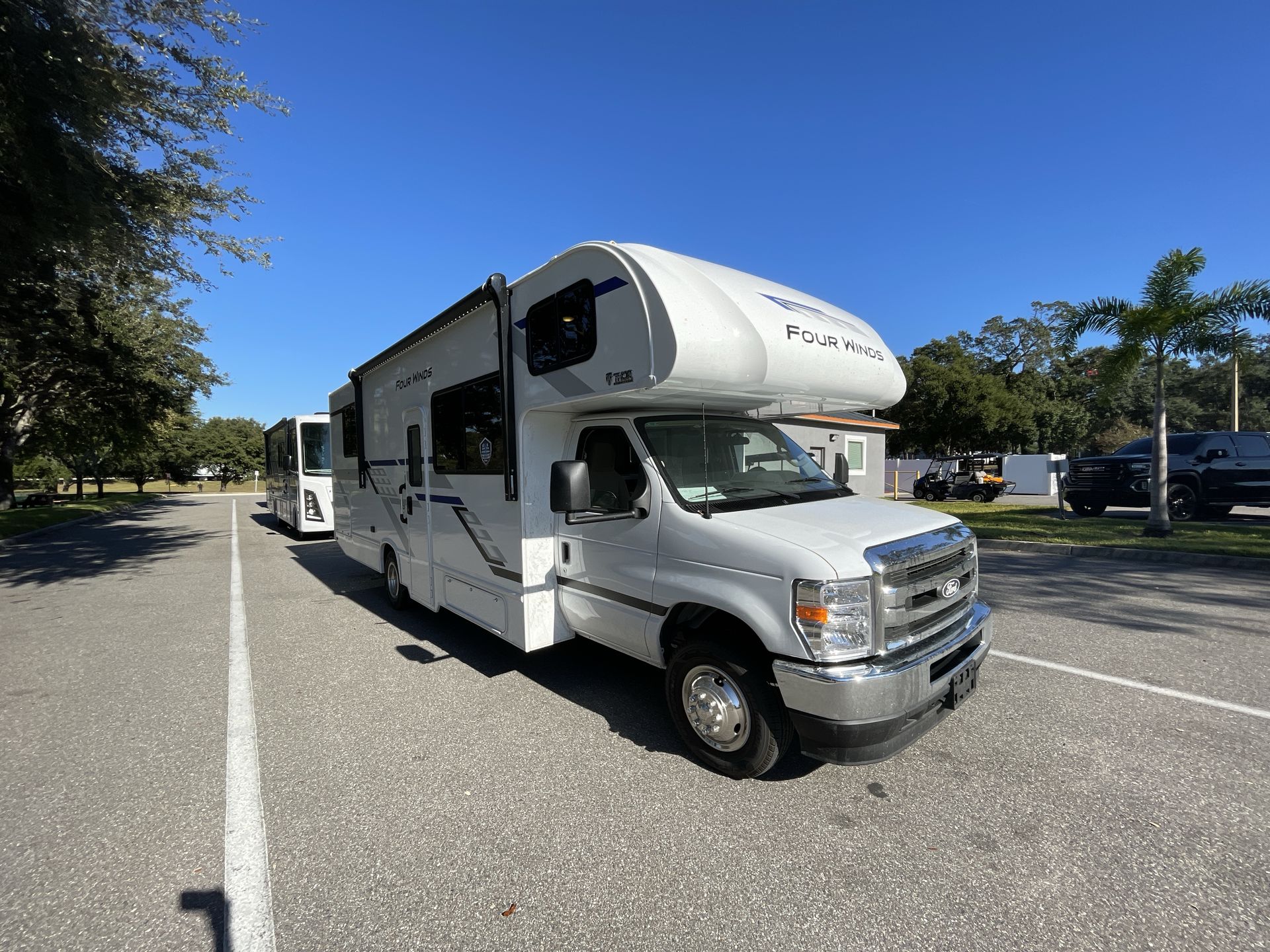 2026 Thor Motor Coach Four Winds