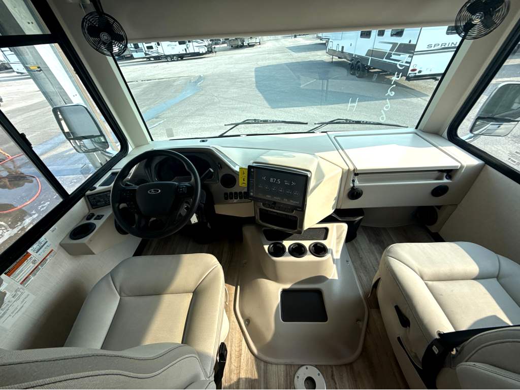 2027 THOR MOTOR COACH HURRICANE 36H - Image 31