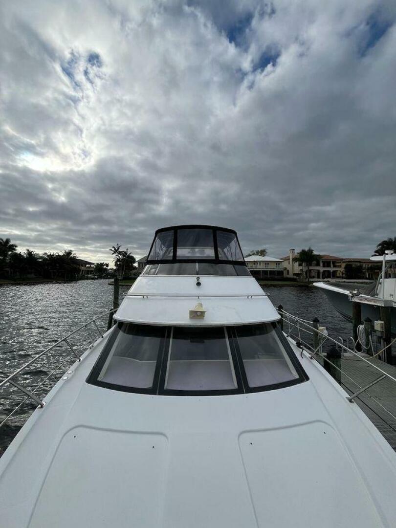 2000 Carver 396 Motor Yacht - Image 16