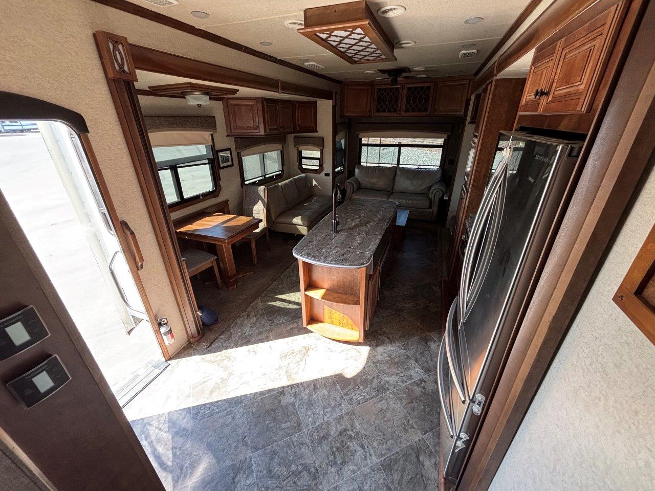 2018 Heartland Landmark 365 LM Oshkosh - Image 20