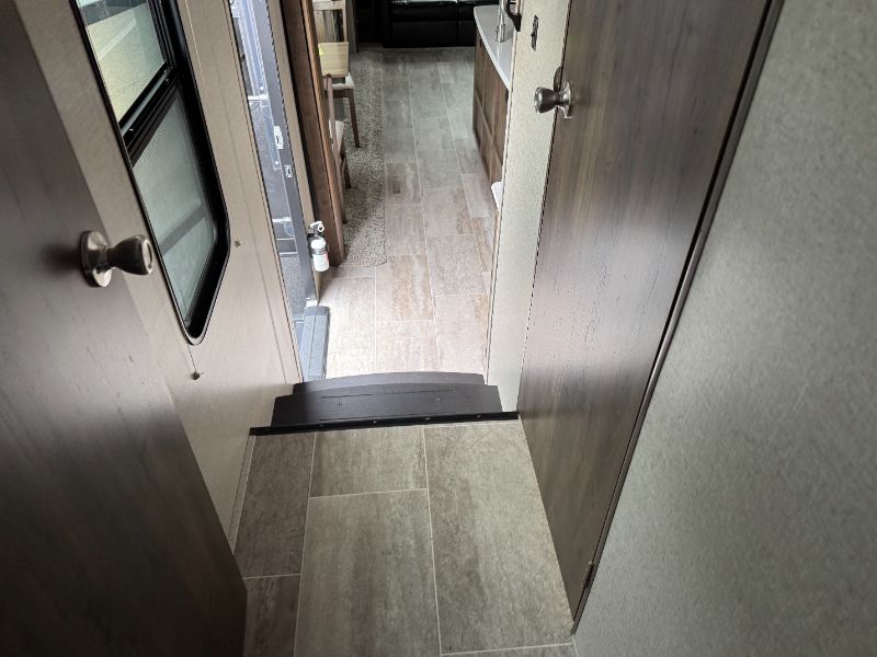 2020 Dutchmen Astoria 3003RLF - Image 21