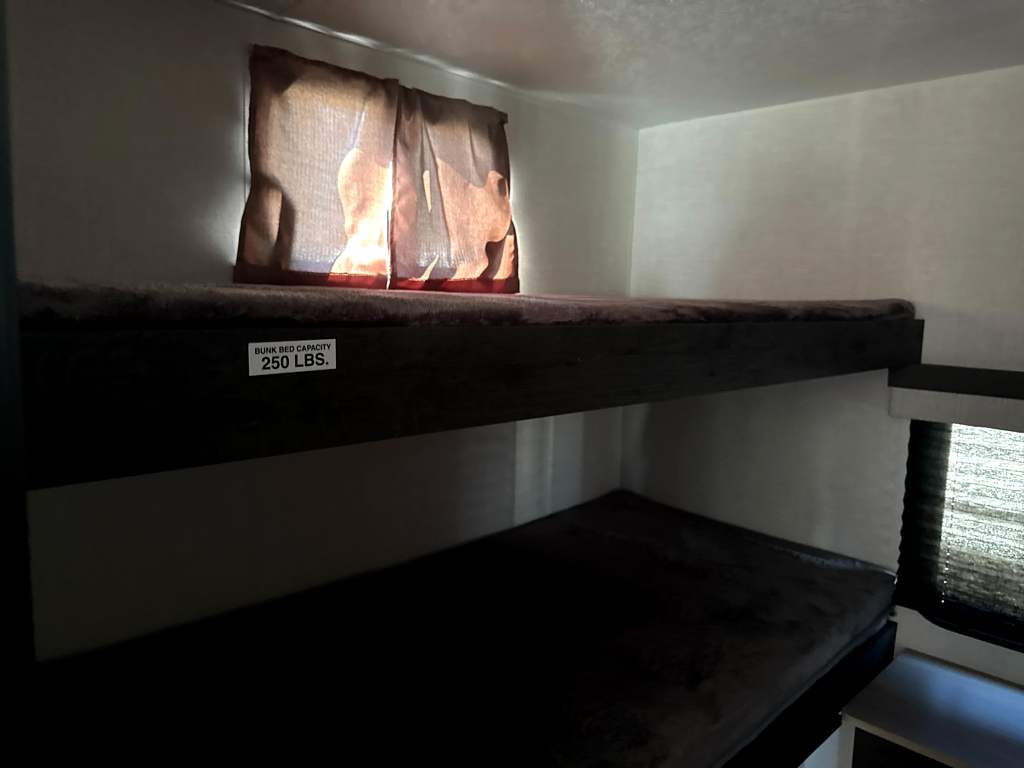2025 VENTURE RV SIENNA 281VQB - Image 32