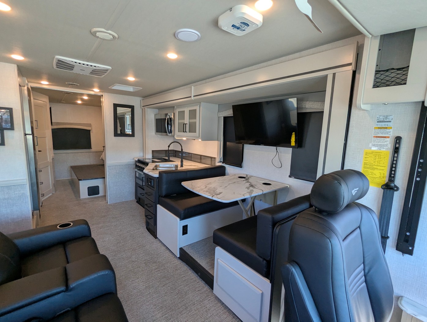 2026 Fleetwood Flair 28A - Image 10