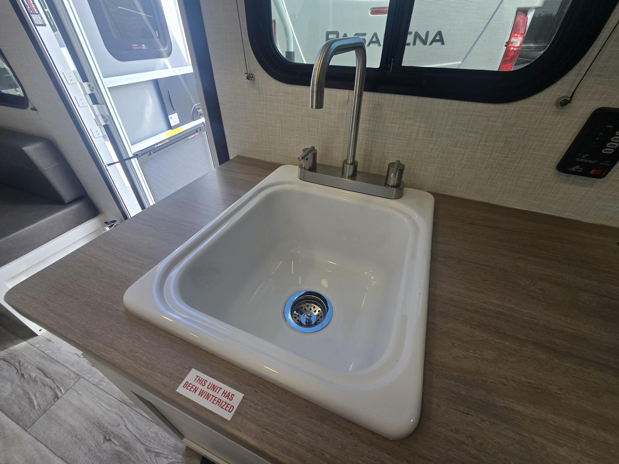 2026 VENTURE RV SIENNA 140VFD - Image 12
