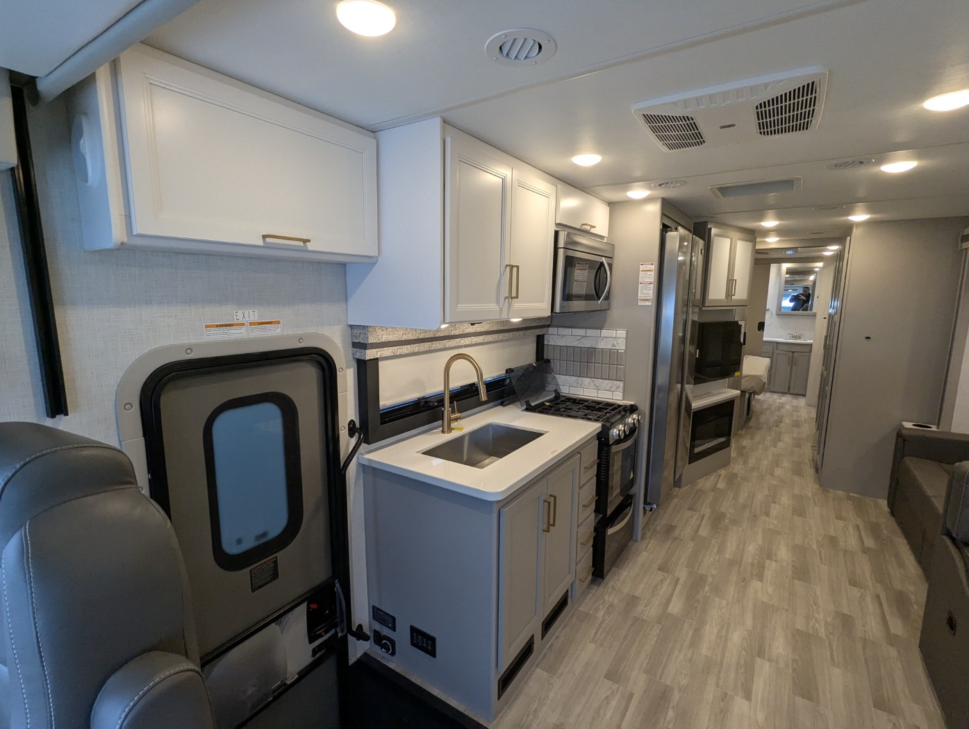 2026 Thor Motor Coach Windsport 35G - Image 6