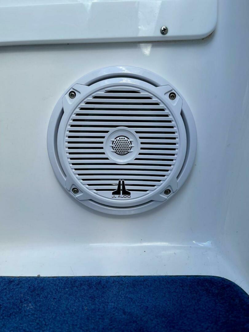2002 Profile 33 V - Image 19