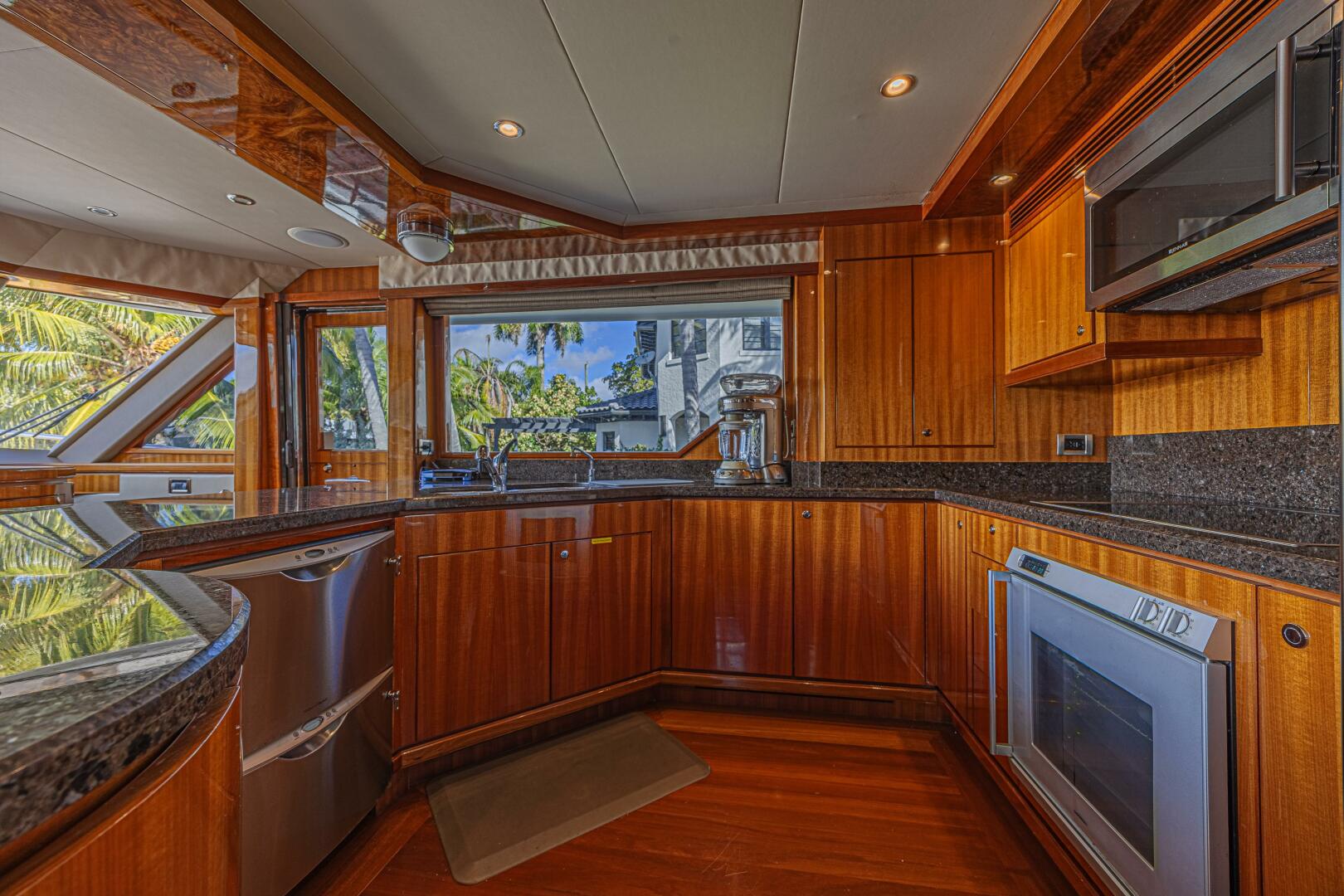 2010 Ocean Alexander 74 Motoryacht - Image 32