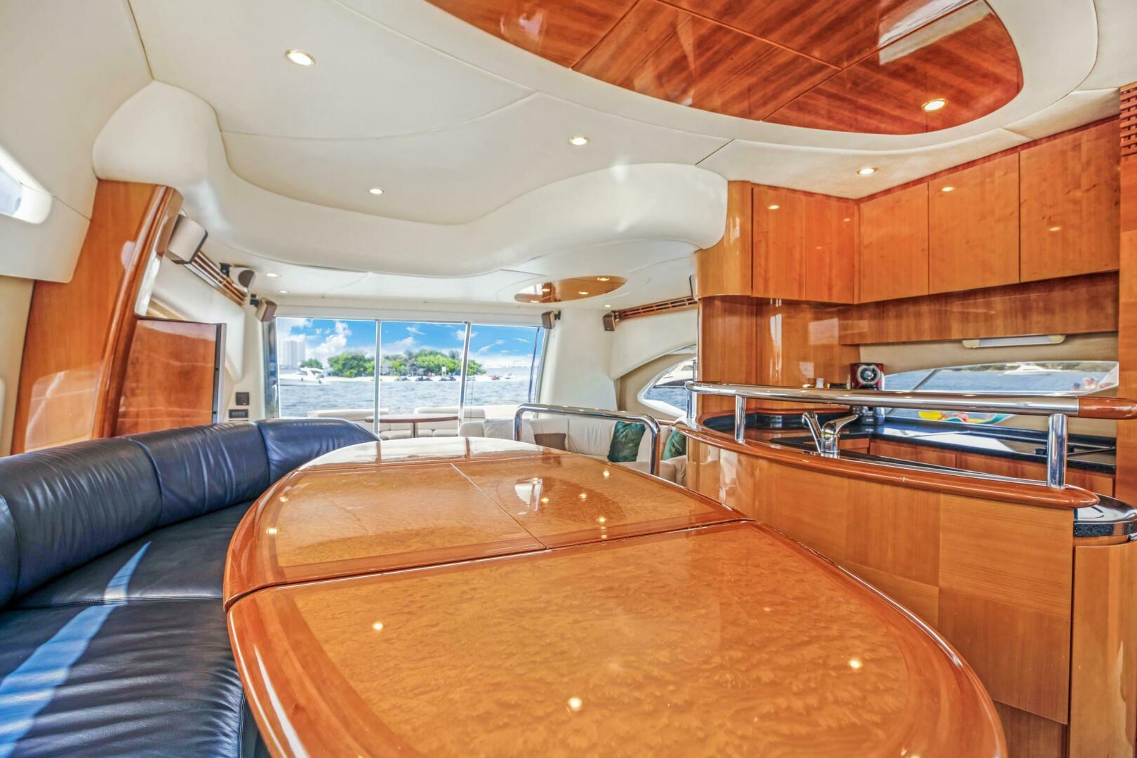 2004 Azimut Azimut 62 Base - Image 15
