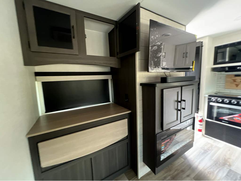 2026 VENTURE RV SPORTTREK 251VRK - Image 8