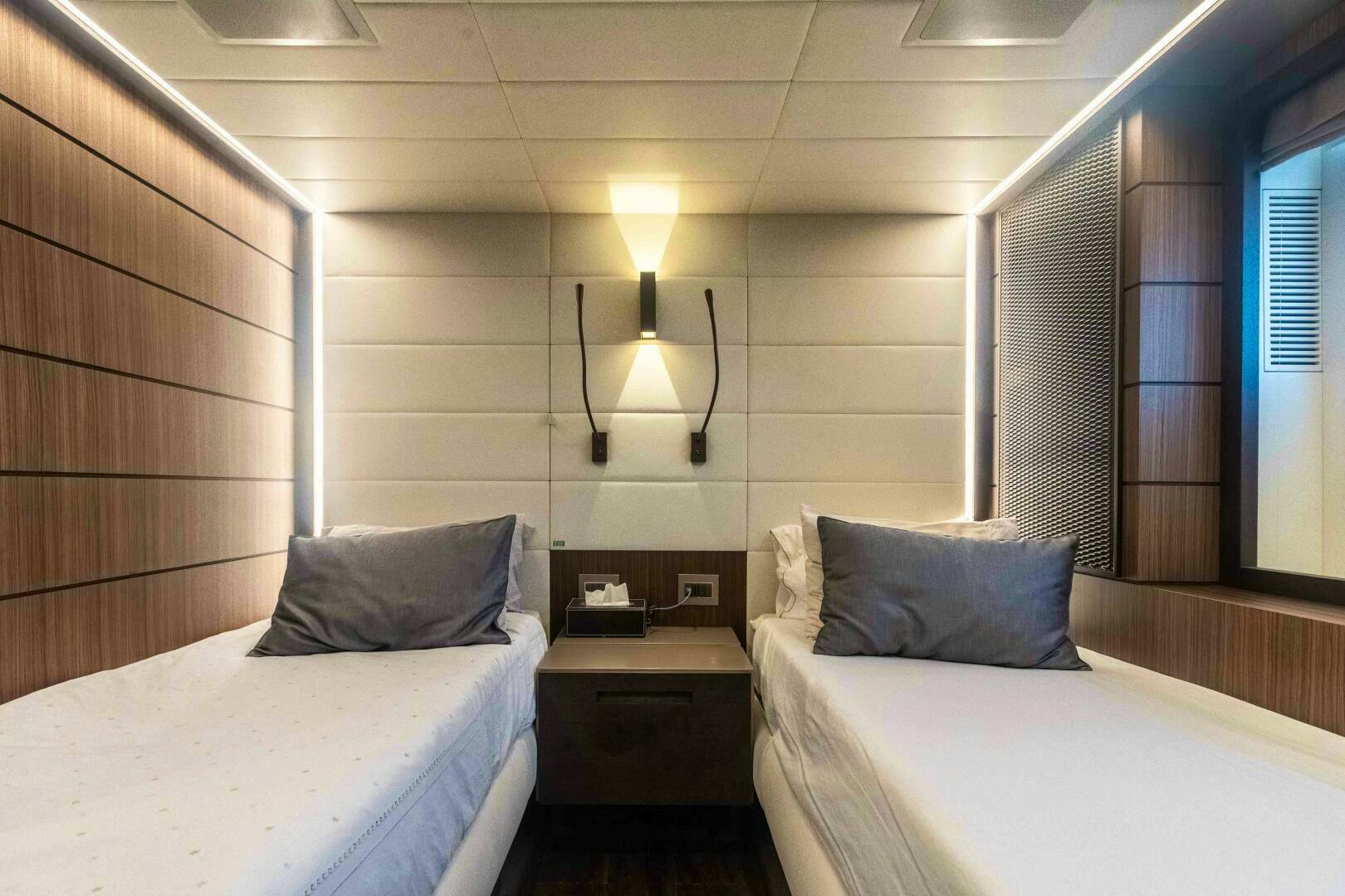 2015 Benetti Benetti Classic 121 - Image 45