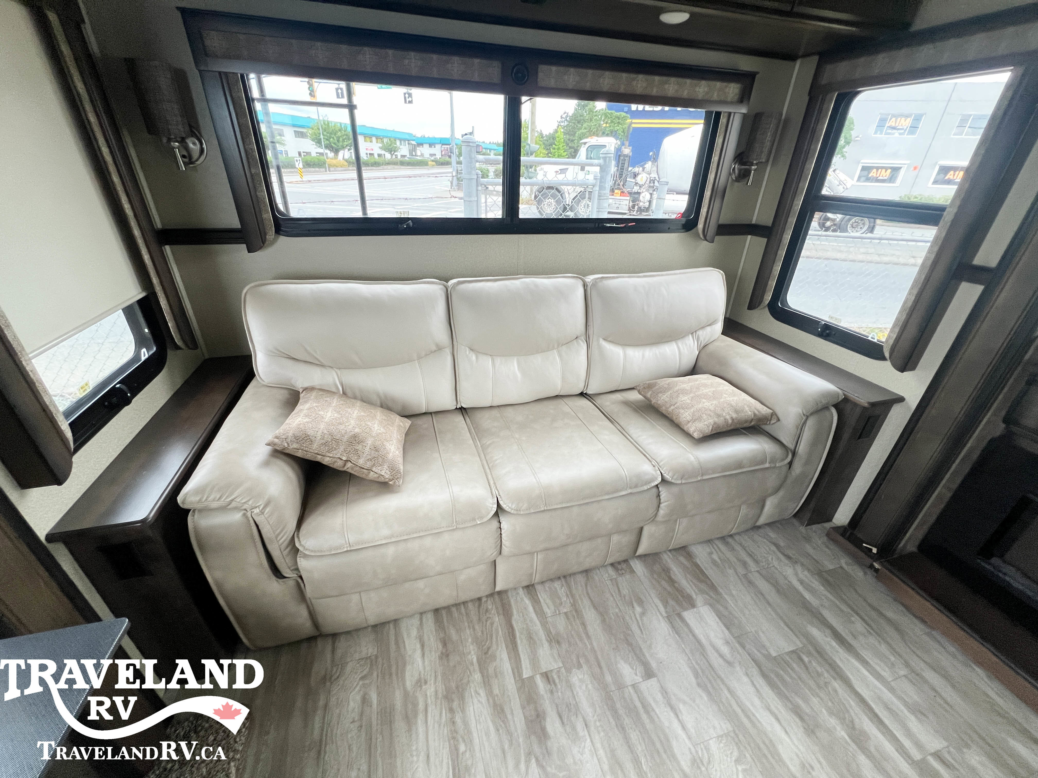 2018 Grand Design Solitude 310GK - Image 18