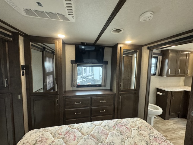 2020 Grand Design Solitude 380FL - Image 30