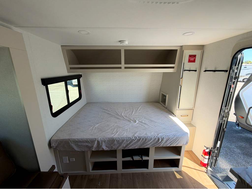 2027 GRAND DESIGN IMAGINE AIM 16MLA - Image 6