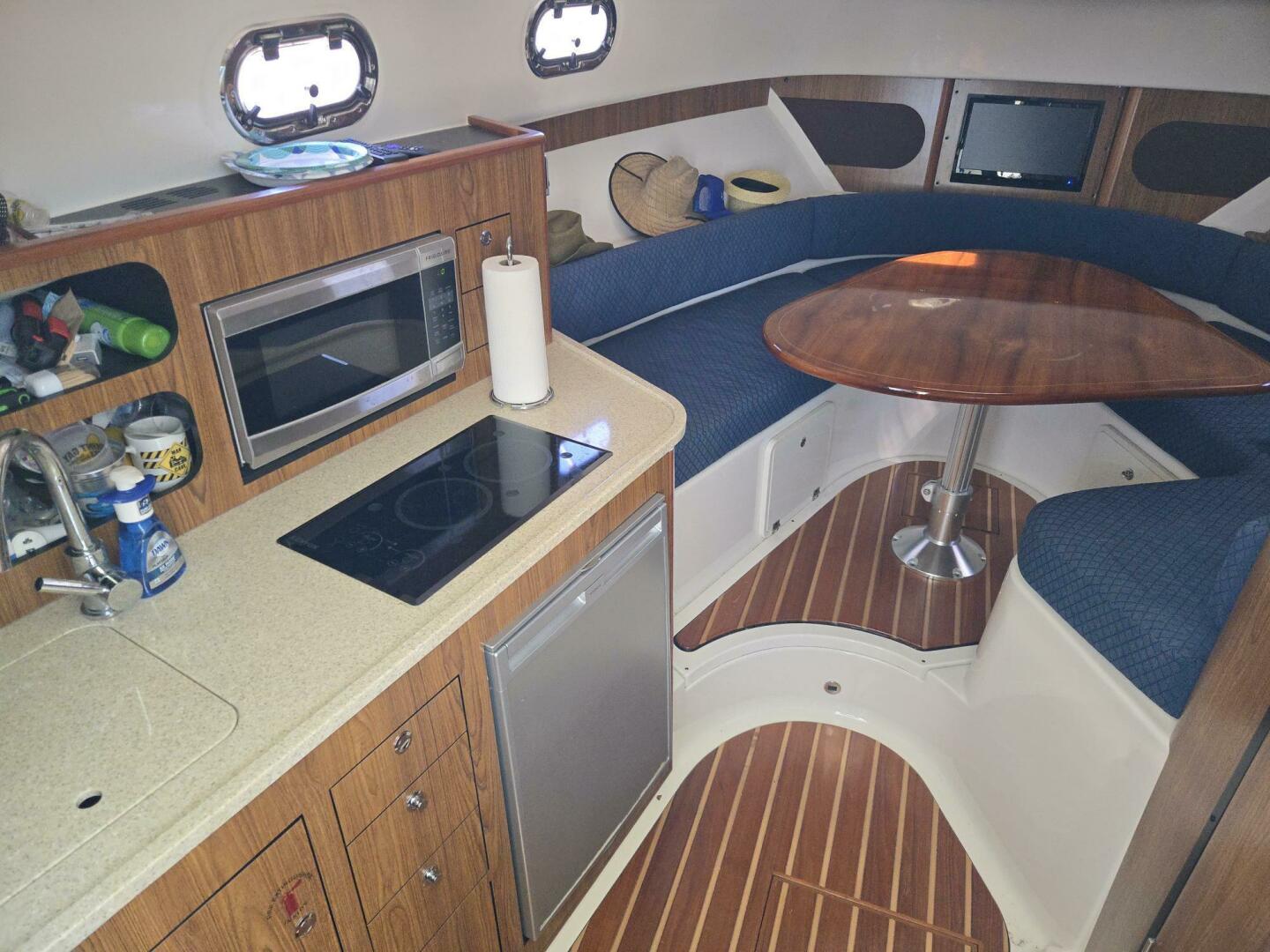 2013 Pursuit 345 Offshore - Image 9