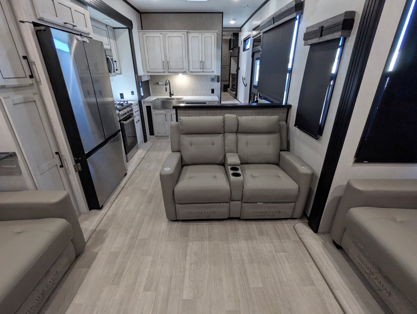 2023 KZ RV Durango Gold G360REQ - Image 28