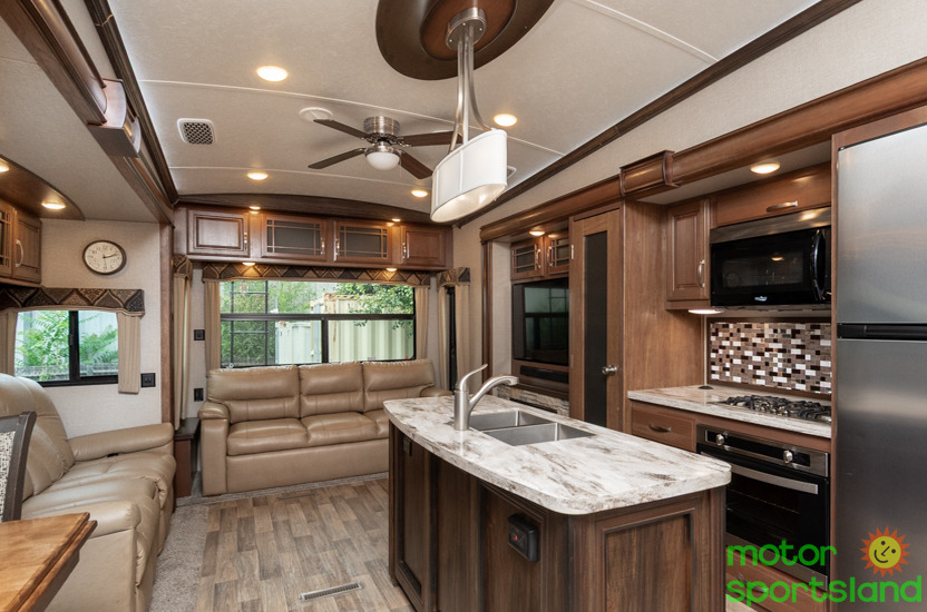 2017 Keystone Montana Legacy 3720RL - Image 2