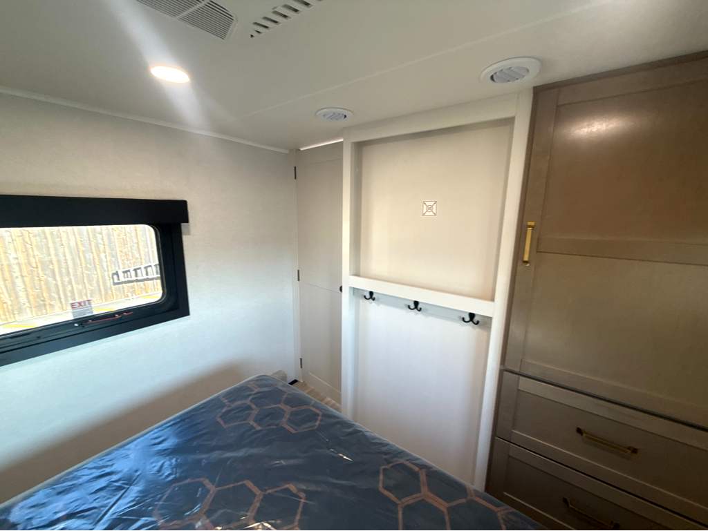 2027 JAYCO EAGLE 29RLC - Image 25