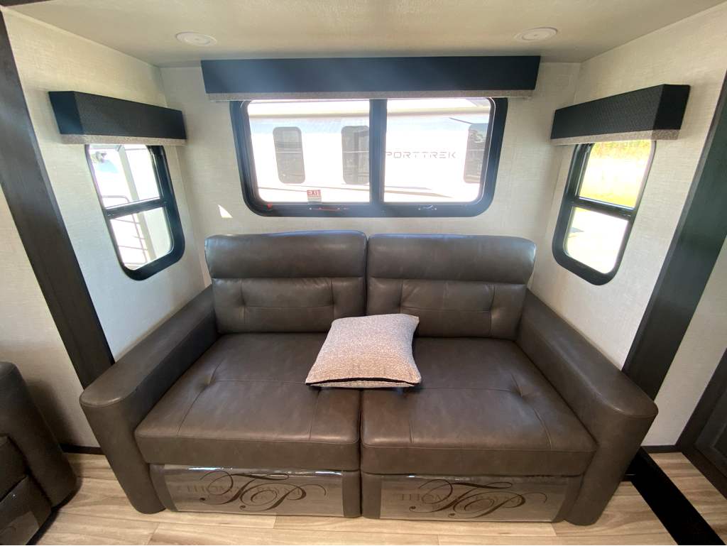 2026 VENTURE RV SPORTTREK 365VFL - Image 18