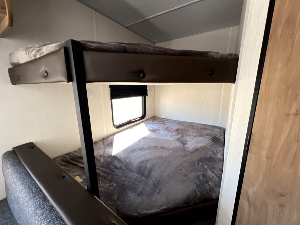 2025 FOREST RIVER GREY WOLF 26EV - Image 16