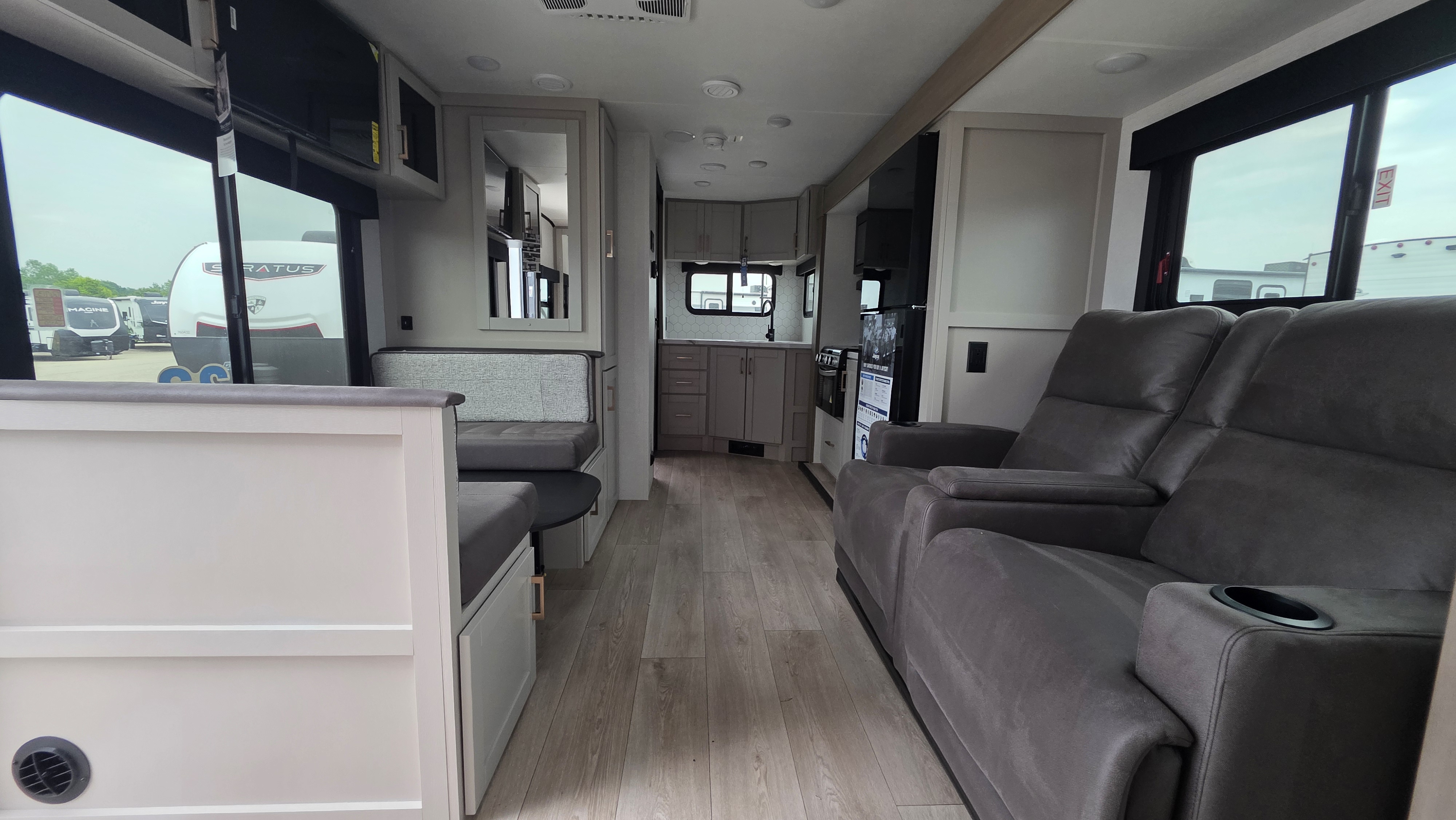 2027 JAYCO JAY FEATHER 21MML - Image 9