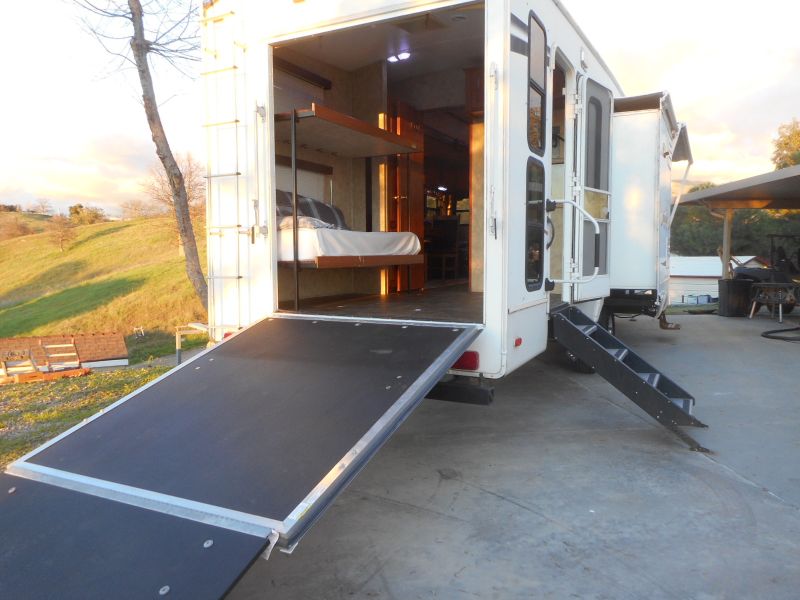 2013 Keystone Montana Mountaineer 357THT - Image 2