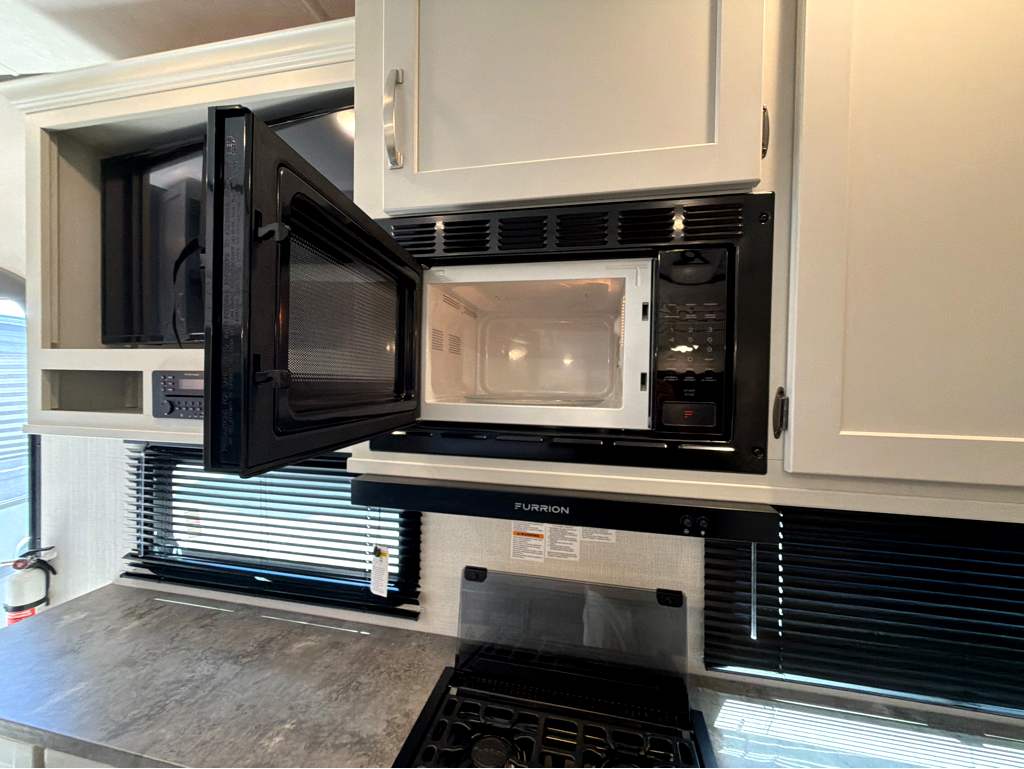 2025 Keystone COUGAR 2700BH - Image 25
