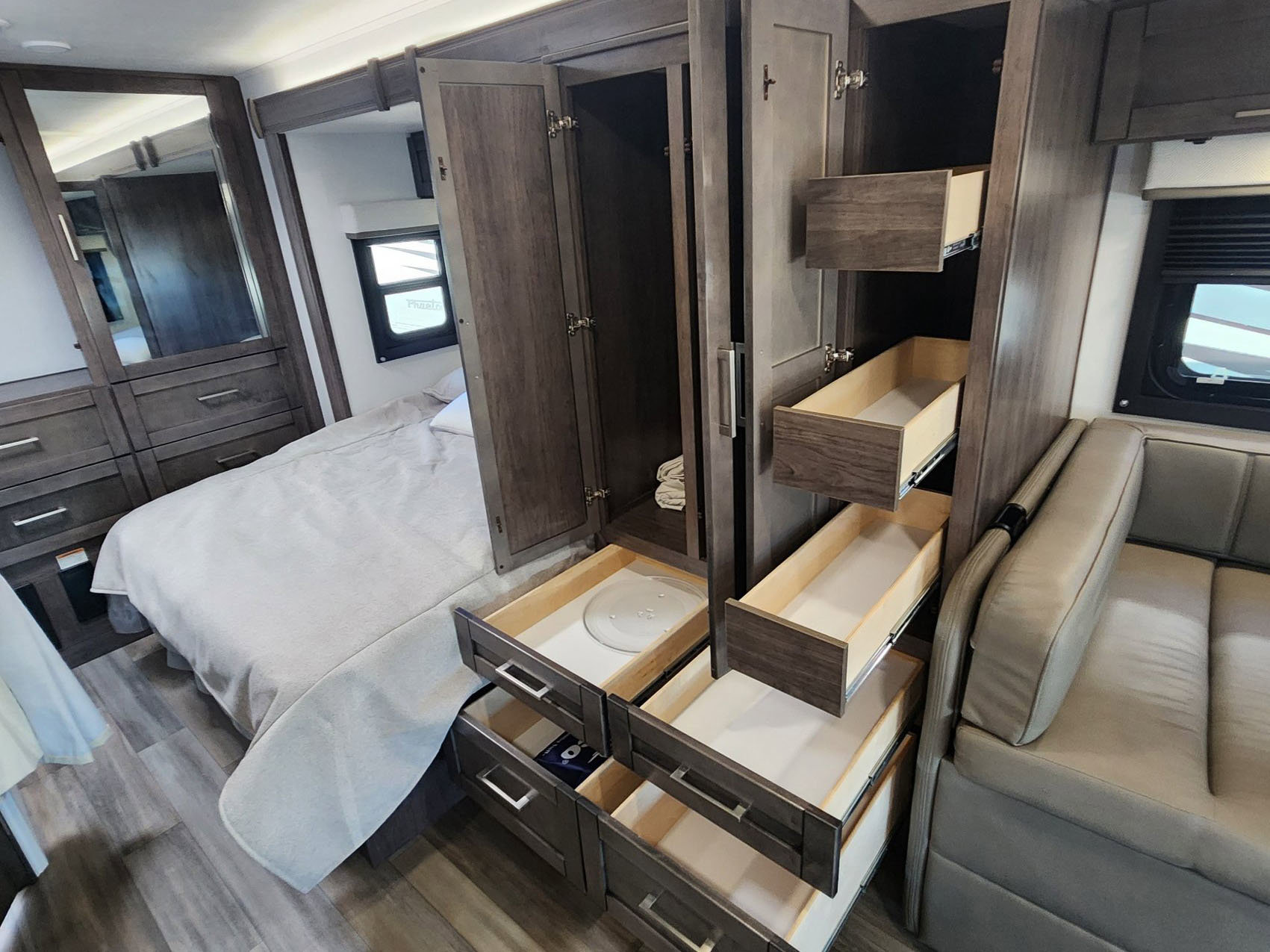 2026 JAYCO REDHAWK 24B - Image 10