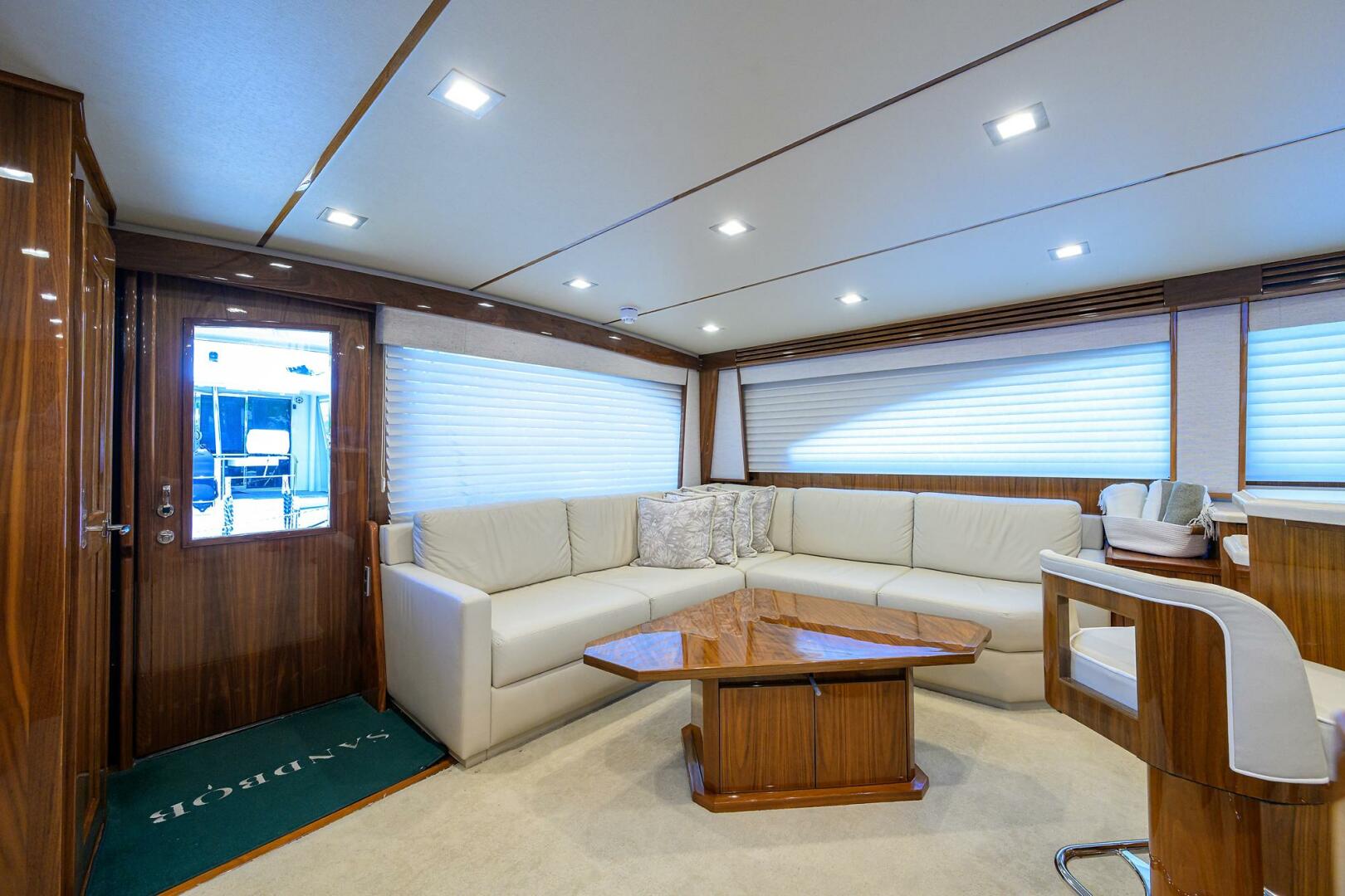 2021 Viking 72 Convertible - Image 3