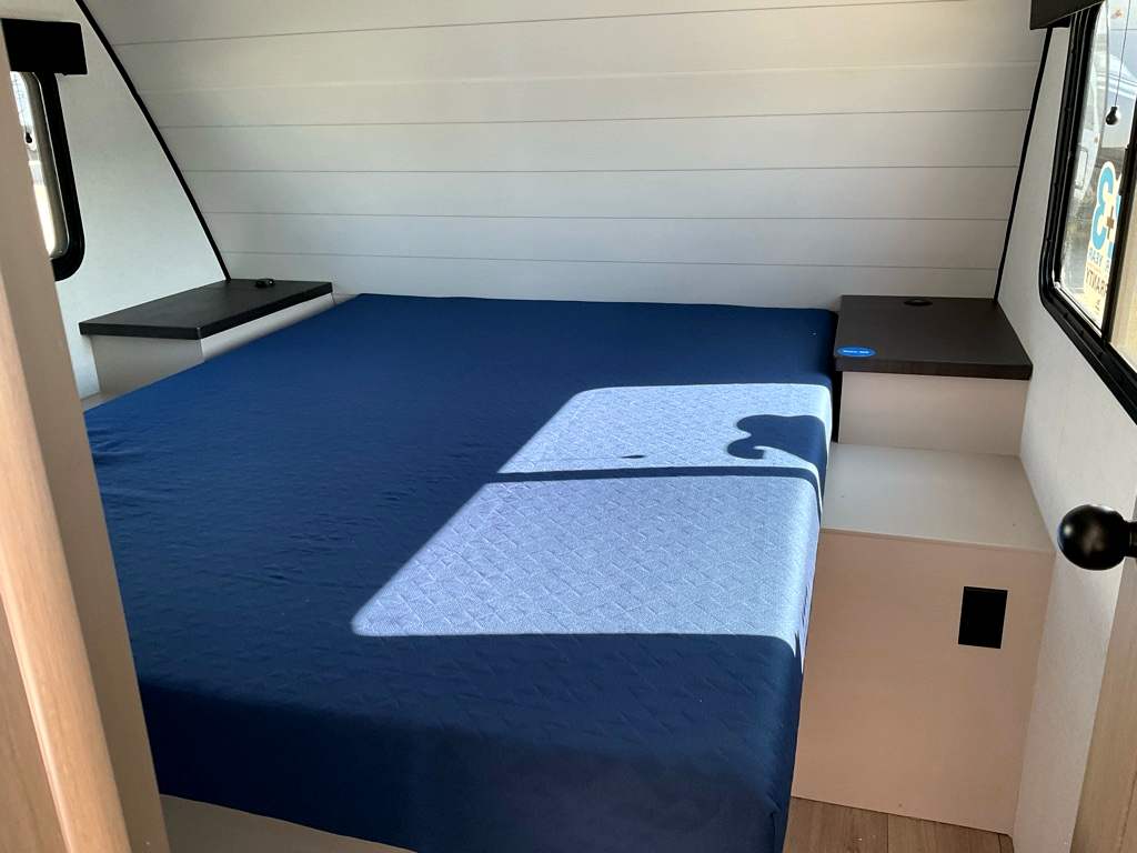 2027 JAYCO Jay Feather 33BH - Image 22