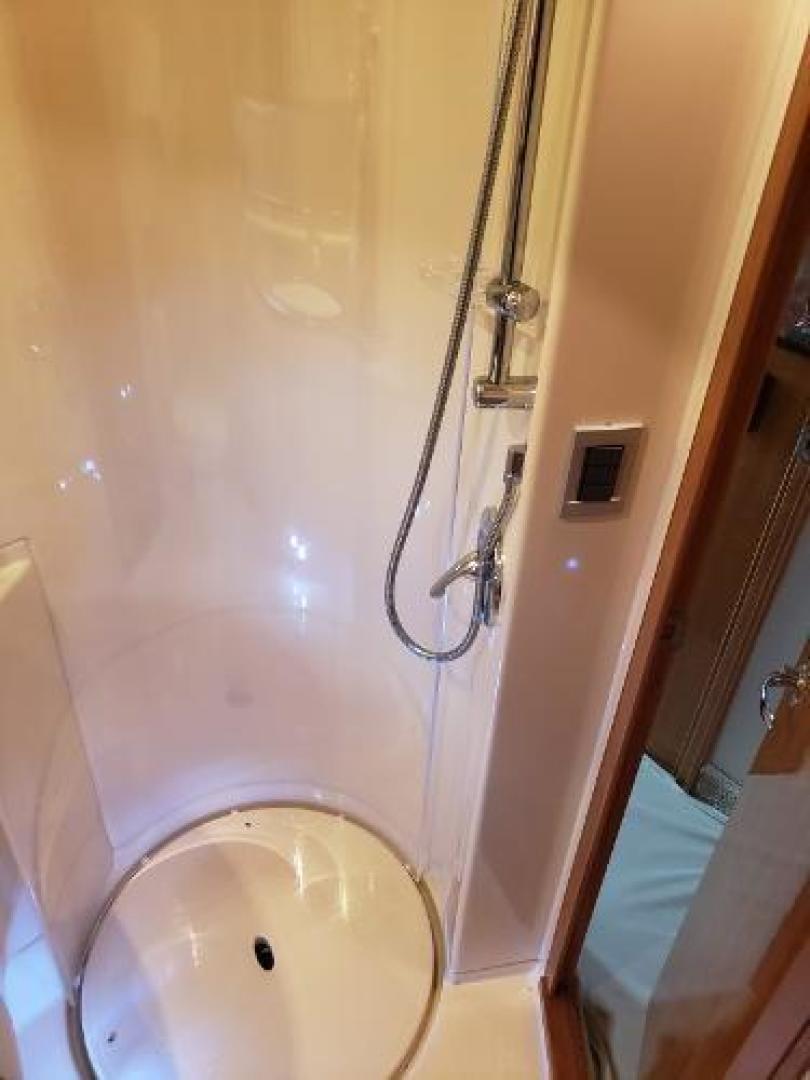 2002 Maxum 4200 SCR - Image 32
