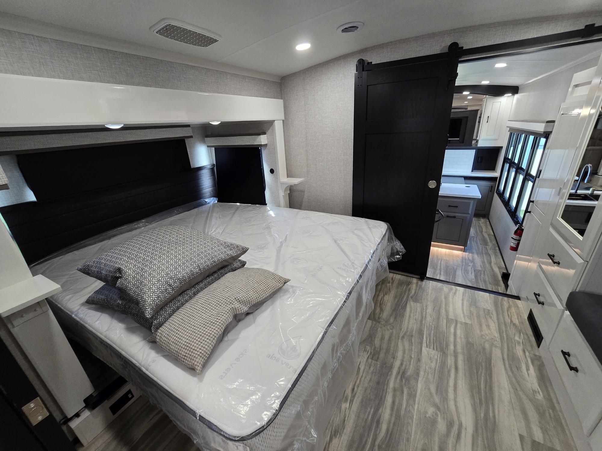 2025 JAYCO PINNACLE 38FLGS - Image 10